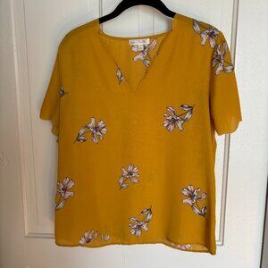 Blouse with floral pattern